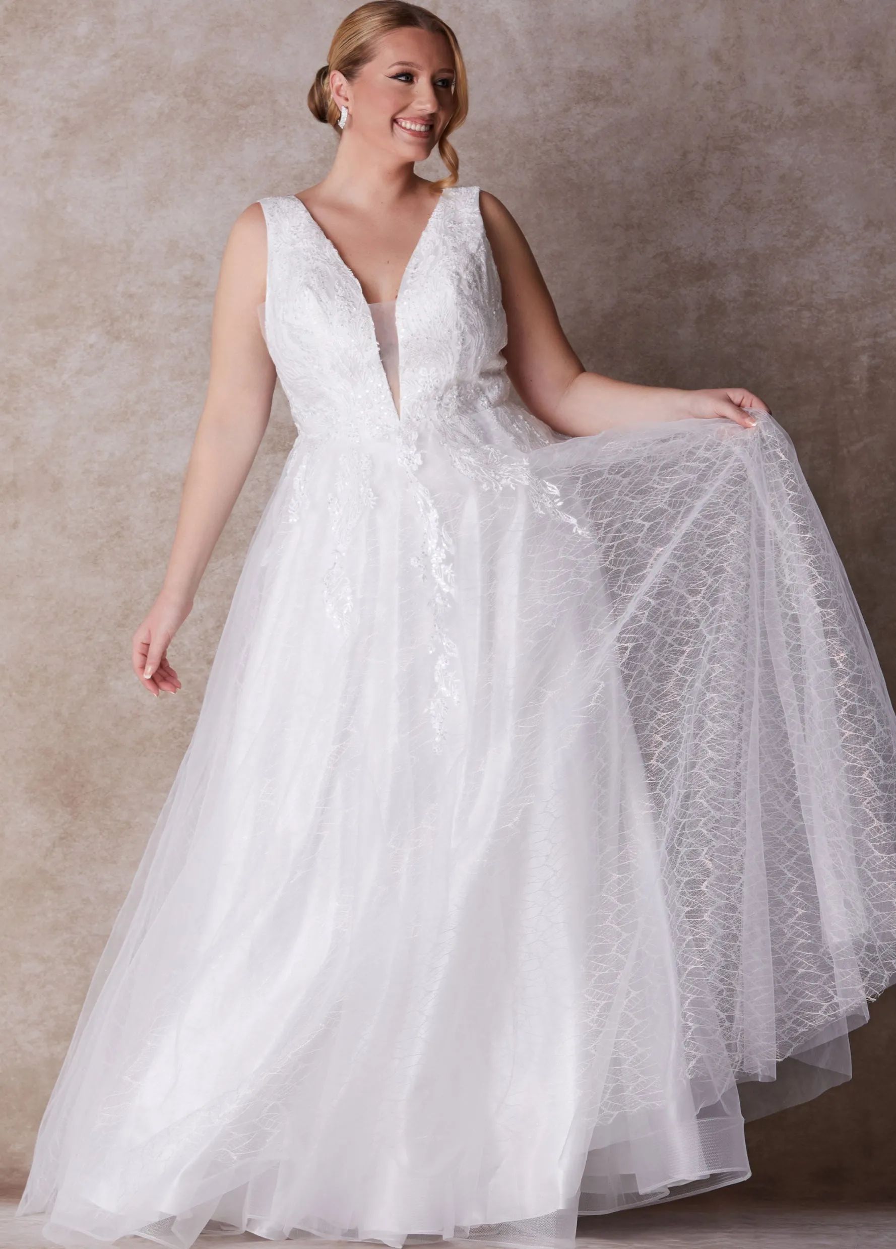 Fashion Ashley Stewart The Alanna Princess Wedding Gown Egret