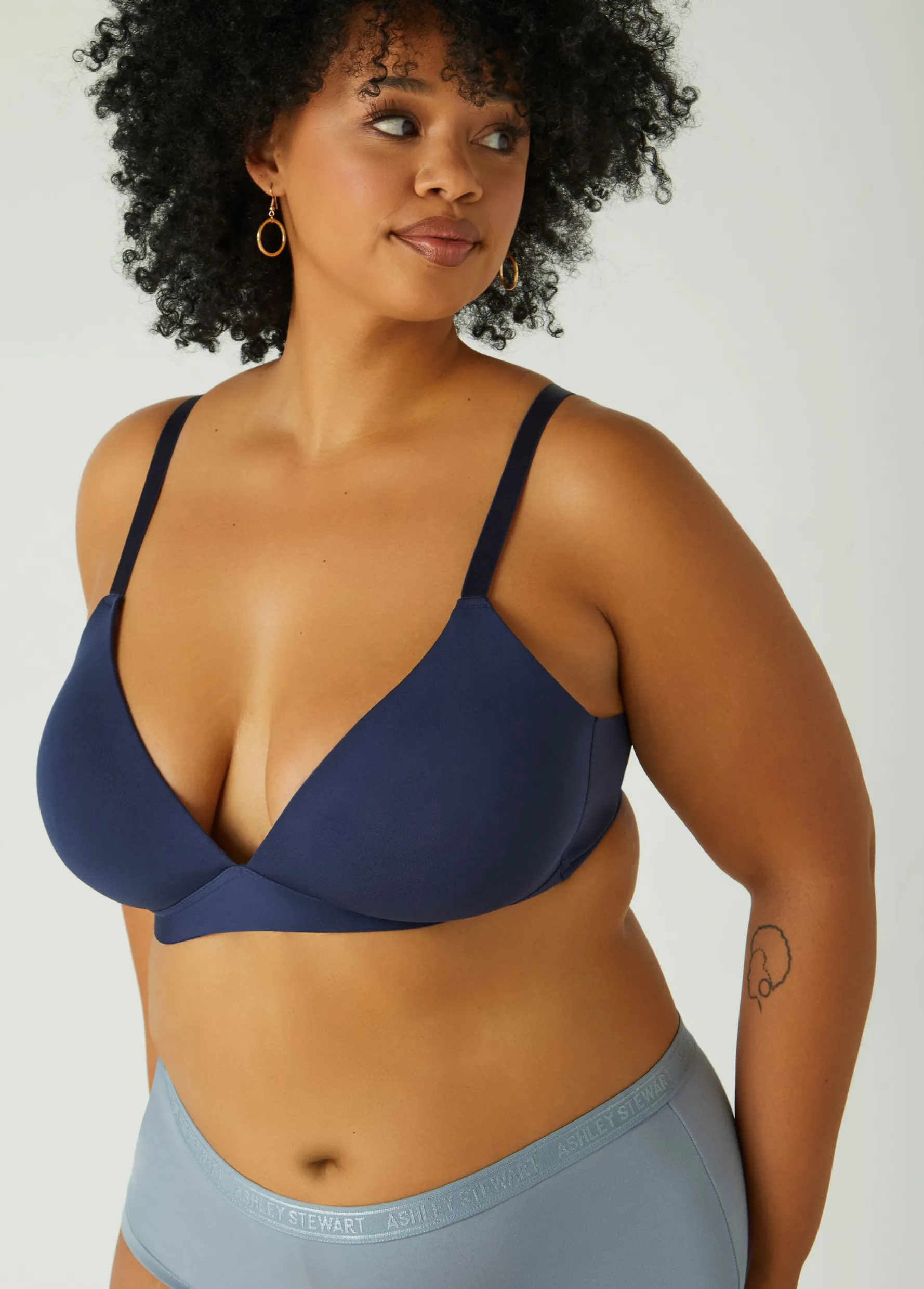 New Ashley Stewart YMI 3 Pack Wireless Bras Navy